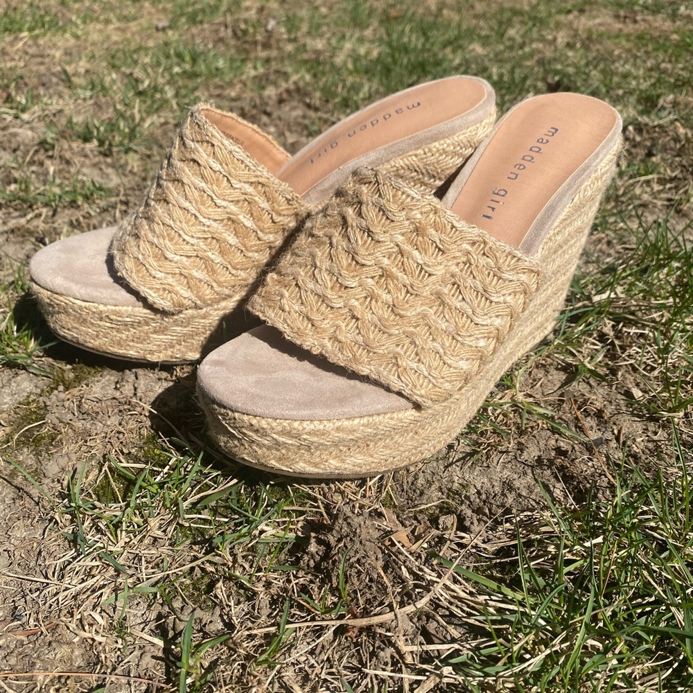 Madden Girl Tan Wedge Woven Platform Chunky Summer Sandal